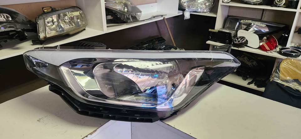 Hyundai i20 Grand Headlight super clean - Private Seller Hyundai i20 Grand Headlight super clean - Private Seller