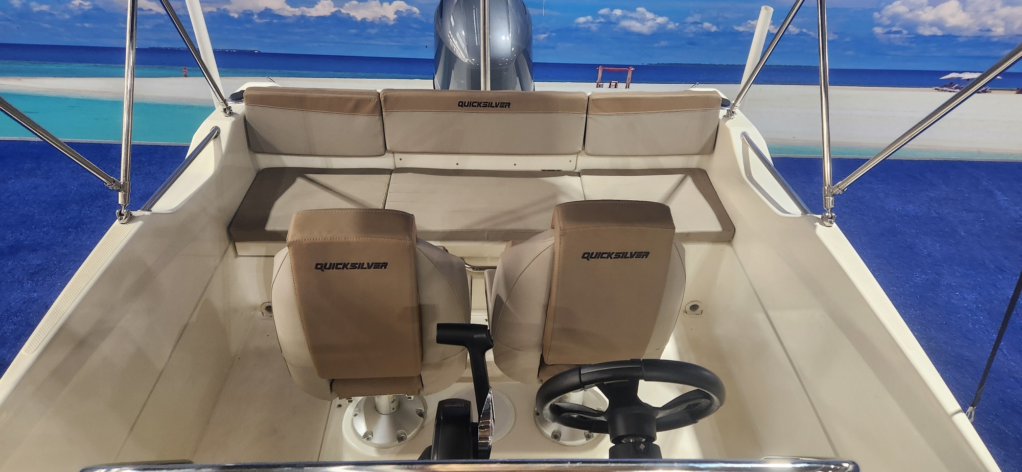 QUICKSILVER 555 OPEN ON TRAILER 130 HP YAMAHA 4 STROKE