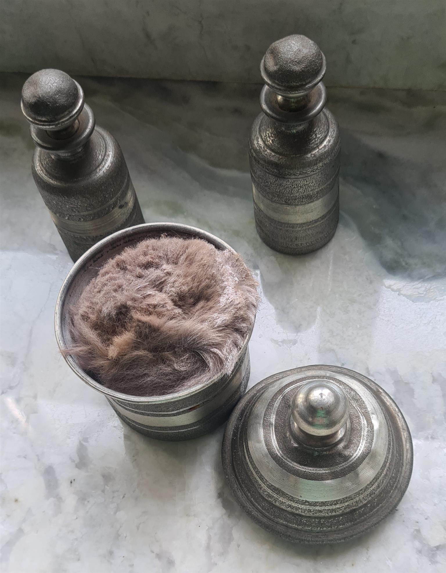Antique makeup set Antique makeup set