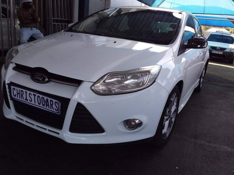 Used Ford Focus hatch 1.6 Ambiente - Private Seller Used Ford Focus hatch 1.6 Ambiente - Private Seller