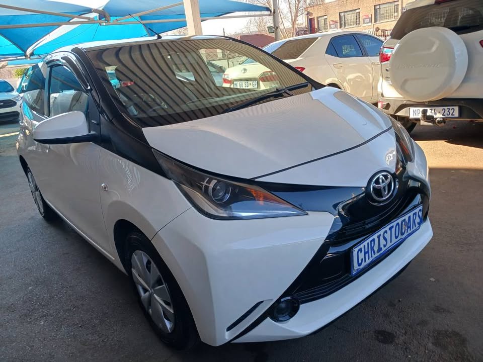 2018 model Toyota Agya hatchback Manuel Transmission petrol 1.0 engine capacity mileage 75000km