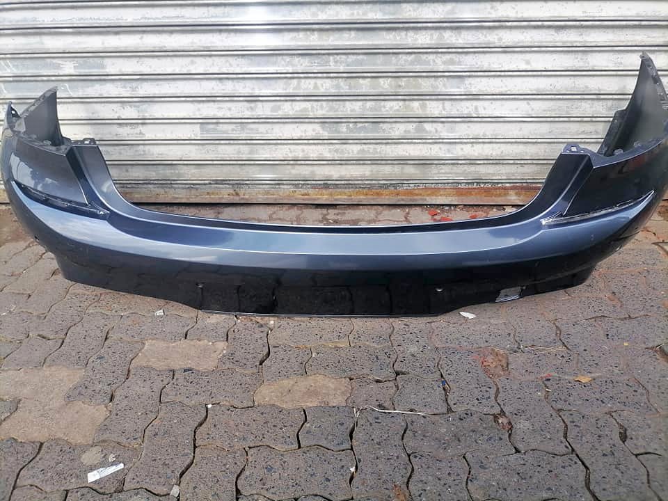 BMW 3-Series G20 black rear bumper DM or contact number in the description for assistance. - Private Seller BMW 3-Series G20 black rear bumper DM or contact number in the description for assistance. - Private Seller