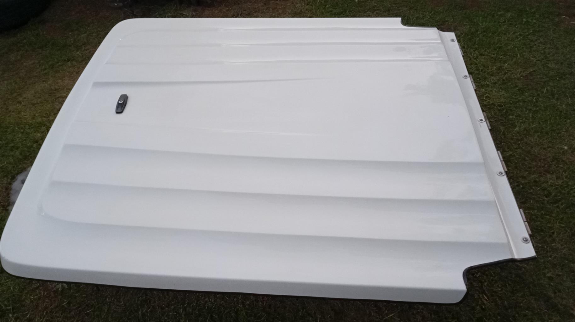 Nissan np200 fibreglass lid for loadbox - Private Seller