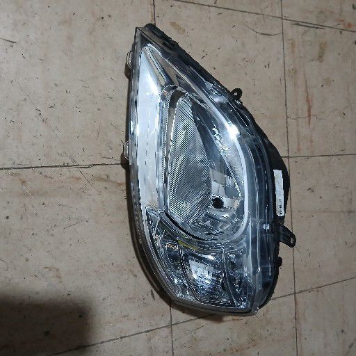 Nissan np200 headlight - Private Seller Nissan np200 headlight - Private Seller