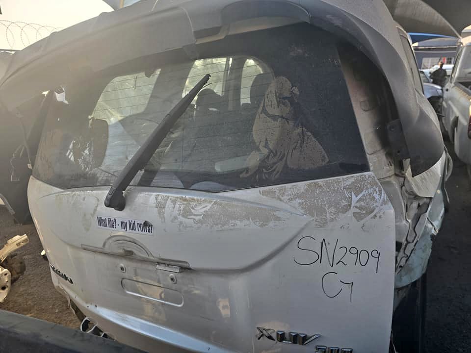 Mahindra XUV-500 striping for spares contact details in description - Private Seller Mahindra XUV-500 striping for spares contact details in description - Private Seller