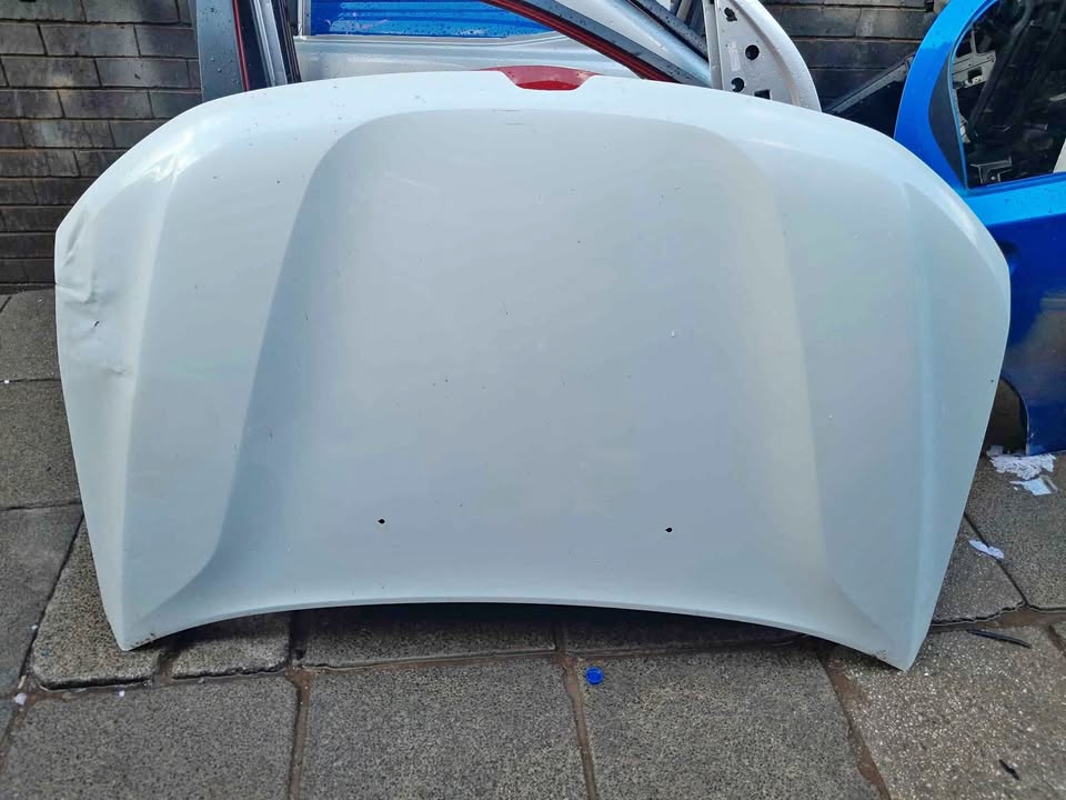 RENAULT DUSTER BONNET 2018 TO 2022 MODEL - Private Seller RENAULT DUSTER BONNET 2018 TO 2022 MODEL - Private Seller