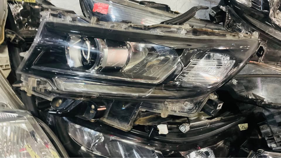 Toyota Land Cruiser Prado 150 headlights - Private Seller Toyota Land Cruiser Prado 150 headlights - Private Seller