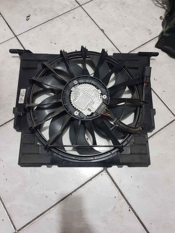 BMW  G30  fan - Private Seller
