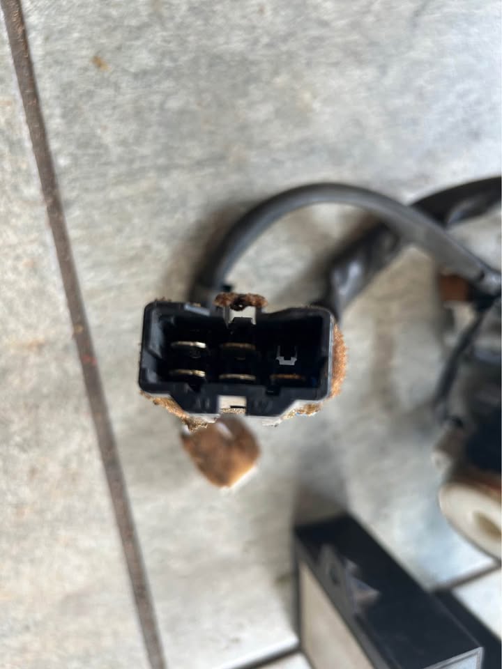 2001-03 Mitsubishi Colt 2.8 Lockset For Sale - Private Seller 2001-03 Mitsubishi Colt 2.8 Lockset For Sale - Private Seller