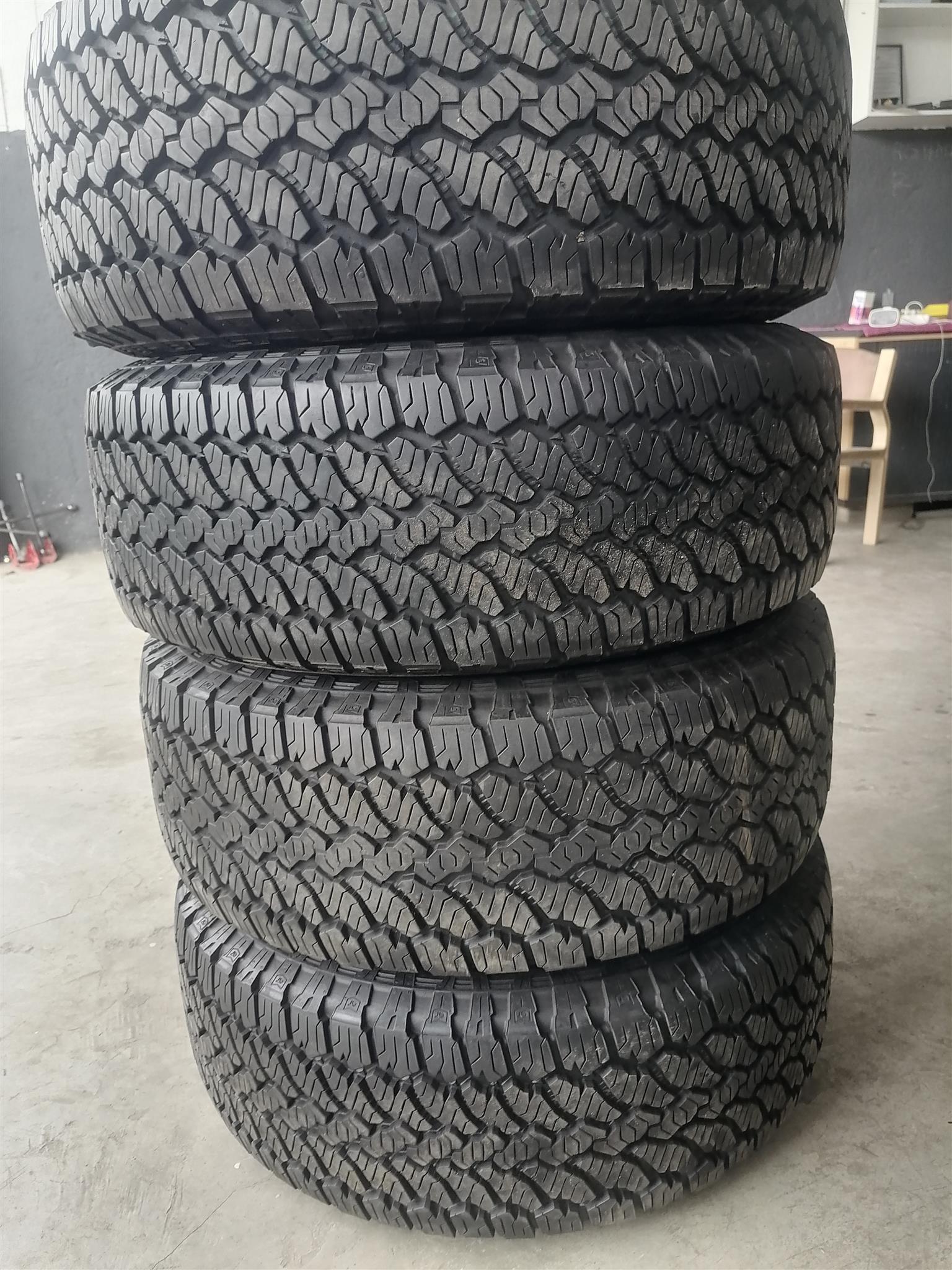 Ford Ranger Wildtrack 18inch Mag Rims (WITH USED TYRES)