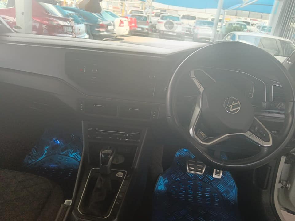 2022 VW POLO9 1.0 TSI R-LINE
