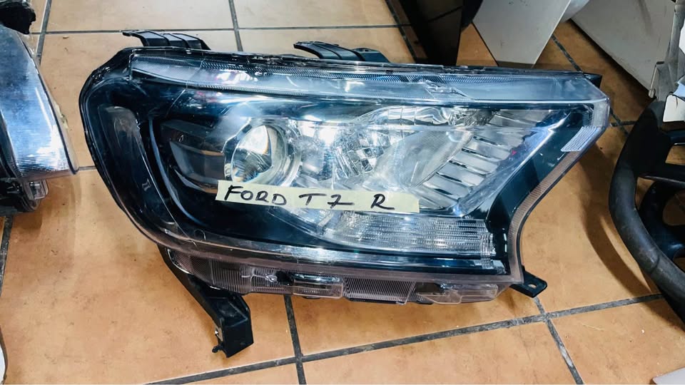 Ford Ranger T7 headlight - Private Seller Ford Ranger T7 headlight - Private Seller