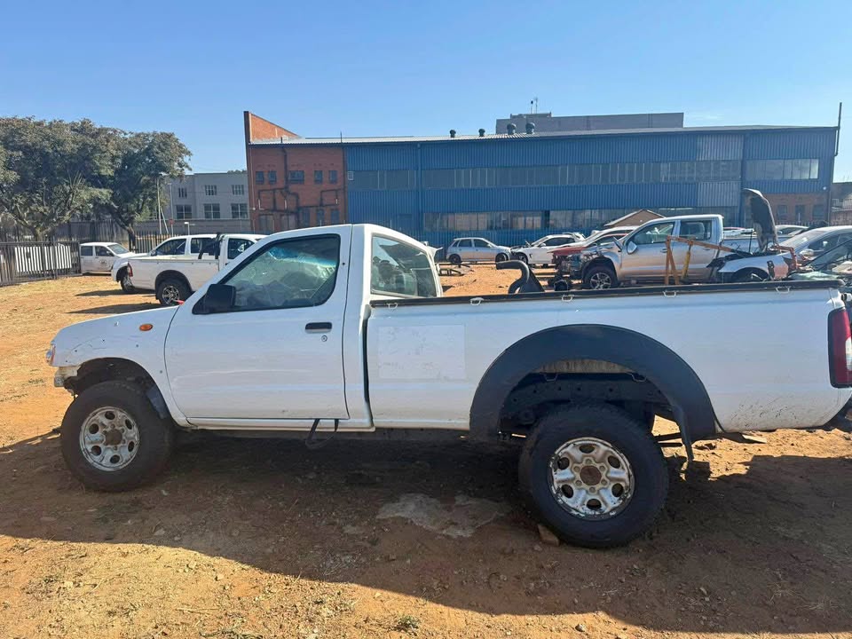 2014 np300 Bakkie yd25 stripping for spares - Private Seller 2014 np300 Bakkie yd25 stripping for spares - Private Seller