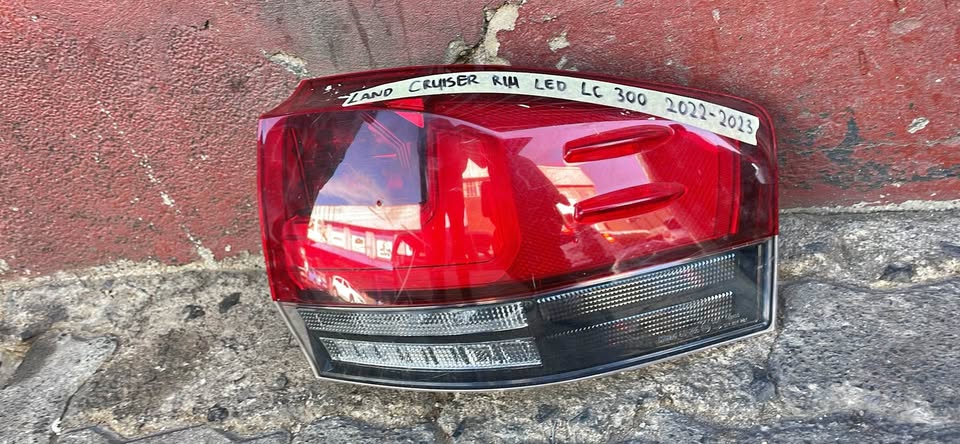 Toyota Land Cruiser LC300 LED Taillight 2022/23 - Private Seller Toyota Land Cruiser LC300 LED Taillight 2022/23 - Private Seller