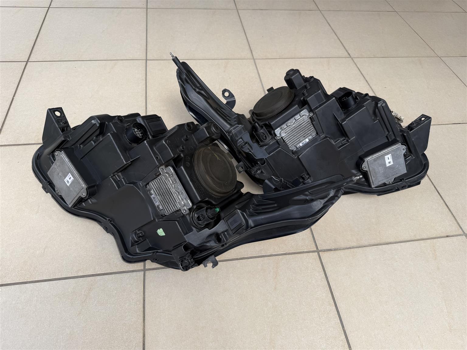 2014-2017 Range Rover L045 Vogue Headlight - Private Seller 2014-2017 Range Rover L045 Vogue Headlight - Private Seller