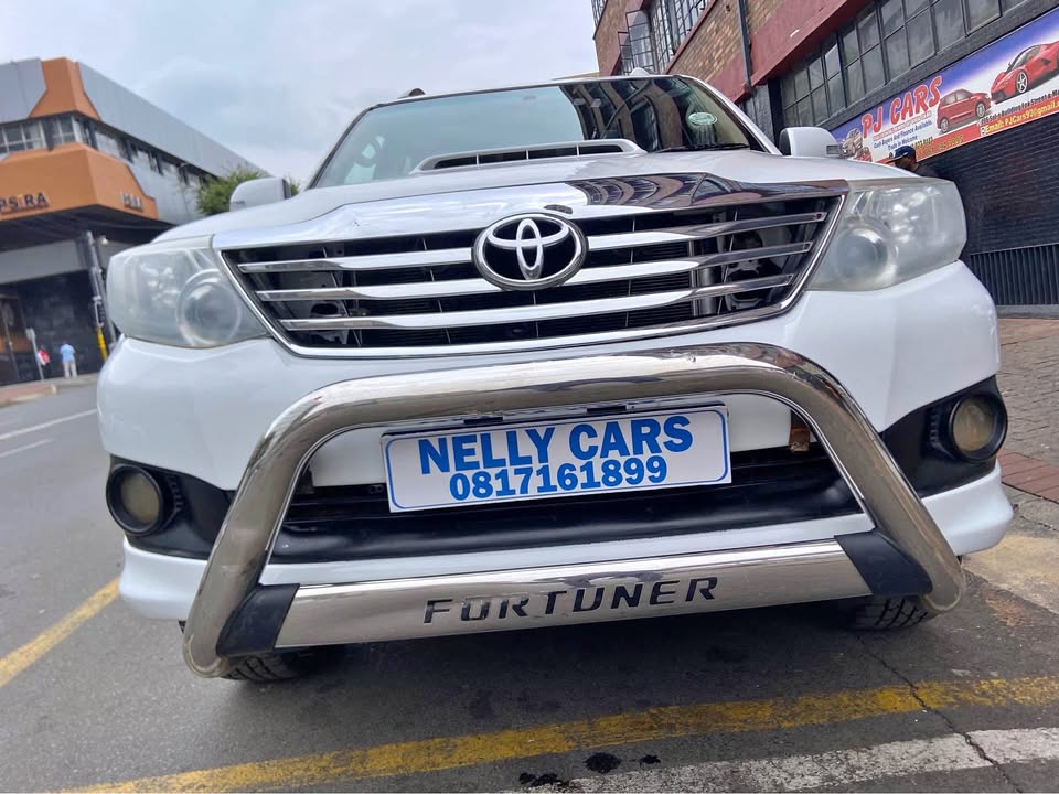 2013 Toyota Hilux 3.0 D4-D 4×2 Automatic 2013 Toyota Hilux 3.0 D4-D 4×2 Automatic