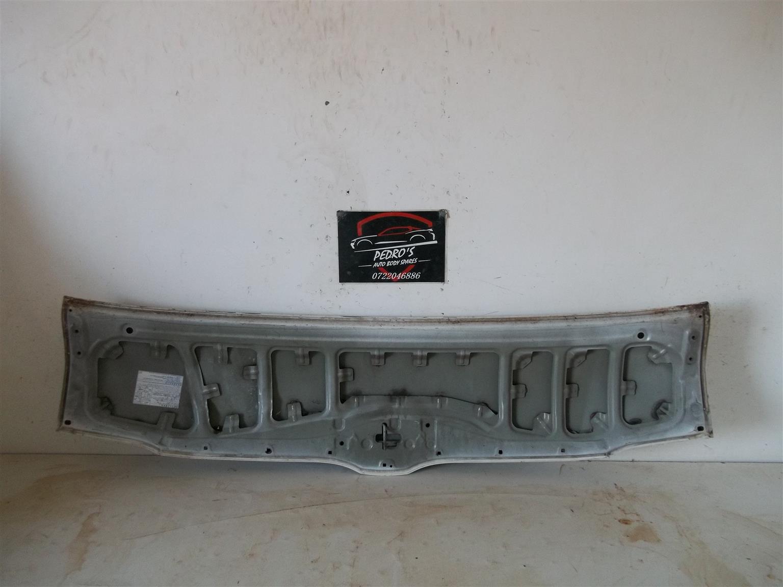 Toyota Quantum bonnet - Private Seller Toyota Quantum bonnet - Private Seller