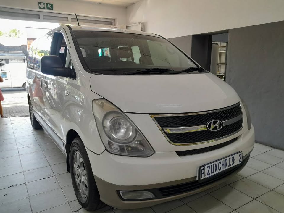 2013 HYUNDAI H1 2.5 MANUAL