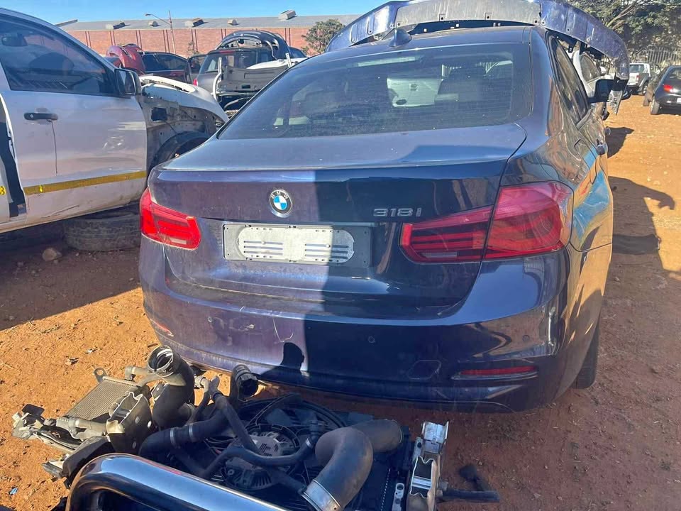 BMW 318i for spares parts - Private Seller BMW 318i for spares parts - Private Seller
