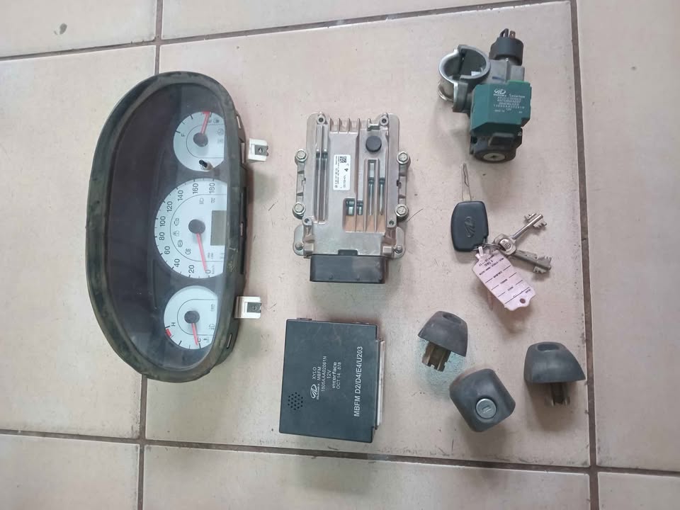 2002 Mahindra xylo 2.2 lock set set for sale - Private Seller 2002 Mahindra xylo 2.2 lock set set for sale - Private Seller