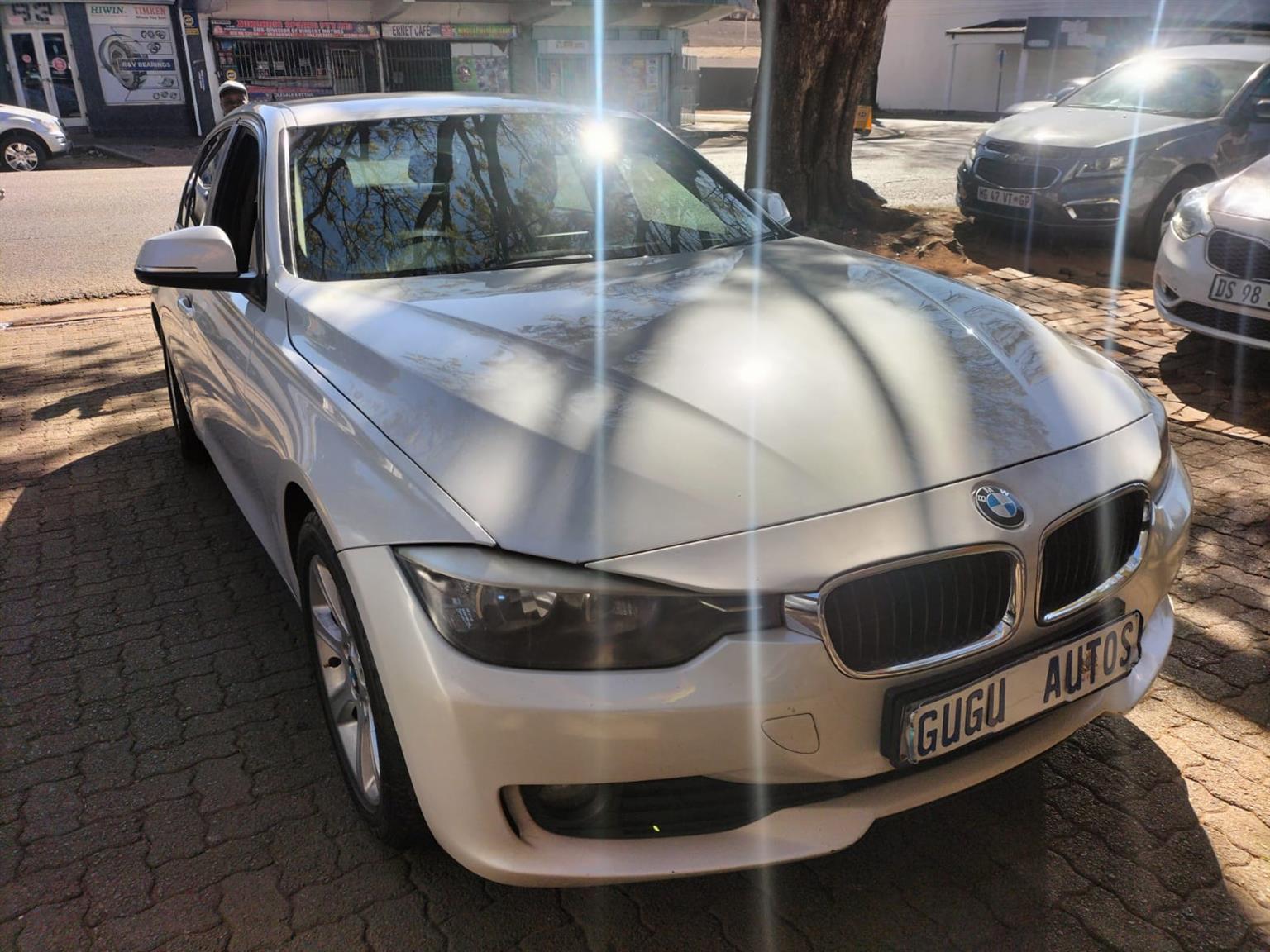 2013 BMW 316i AUTOMATIC, PETROL
107000KM
REVERSE SENSOR