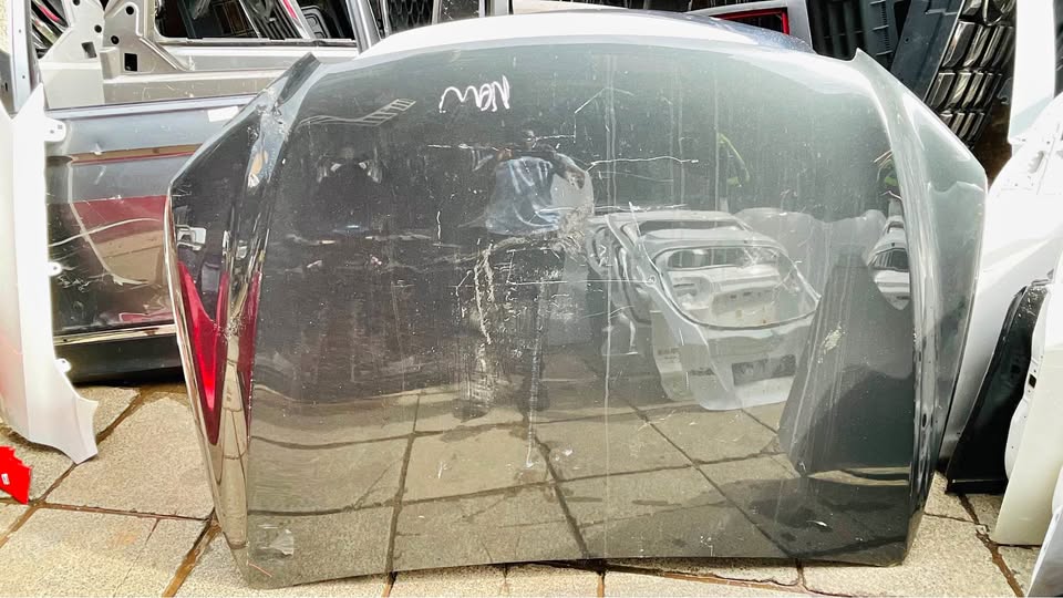Isuzu D-Max bonnet - Private Seller Isuzu D-Max bonnet - Private Seller