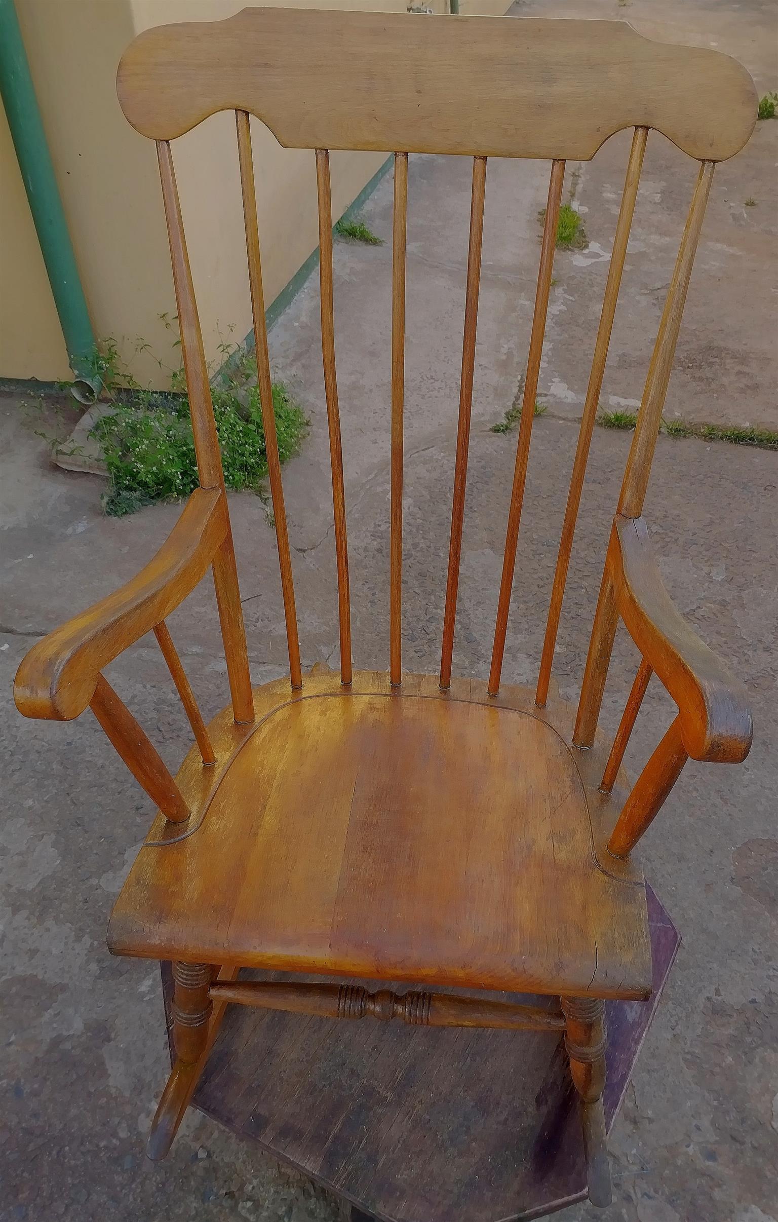 Wooden rocking chair cheap price