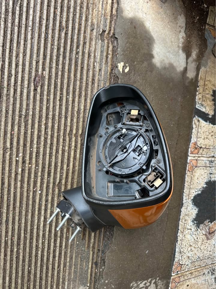 Audi A1 left side mirror - Private Seller