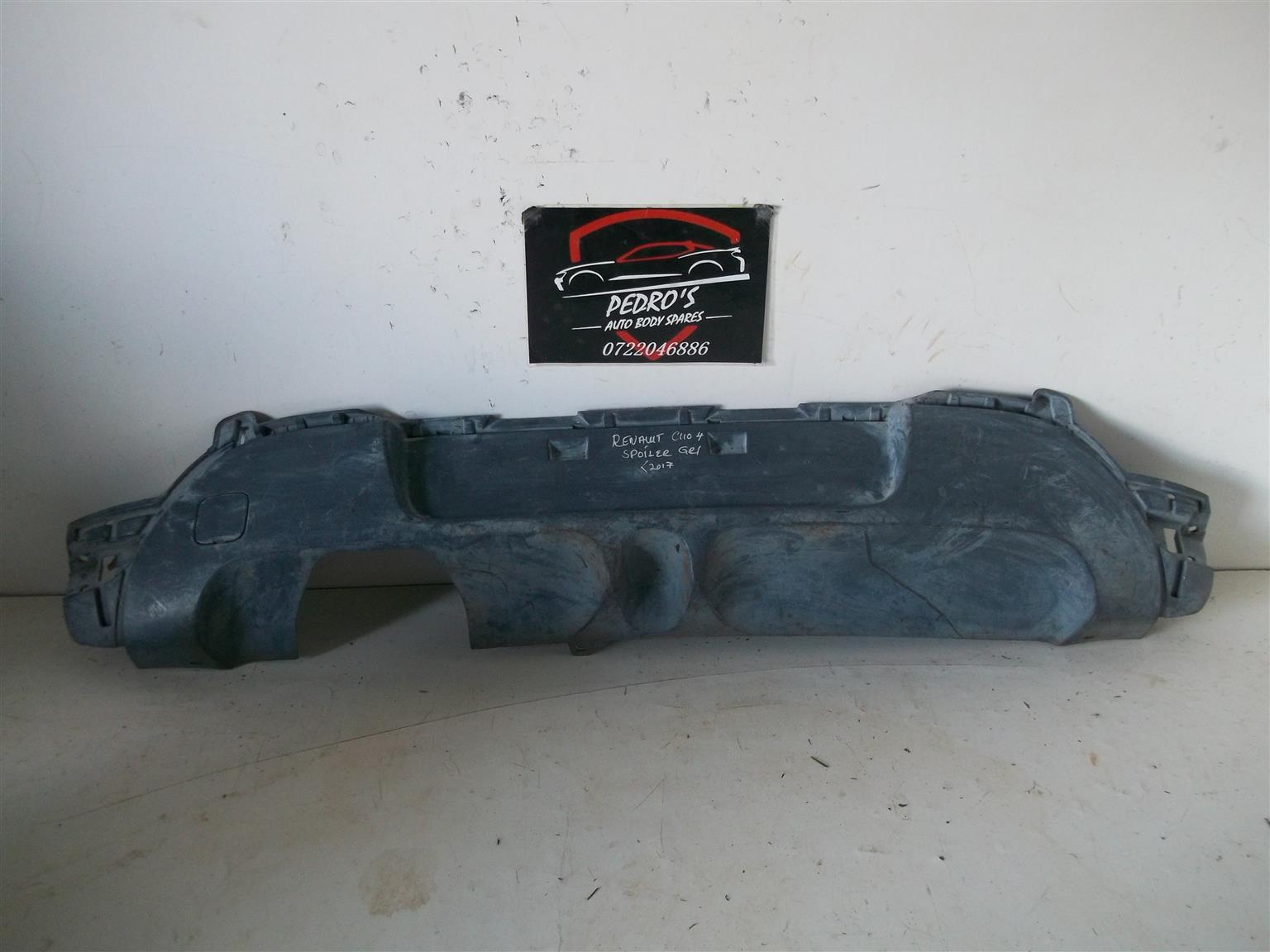 Renault Clio IV '17 rear bumper spoiler - Private Seller Renault Clio IV '17 rear bumper spoiler - Private Seller