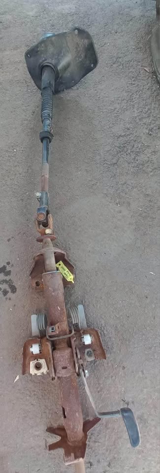 2003 Toyota Hilux Steering column Available - Private Seller
