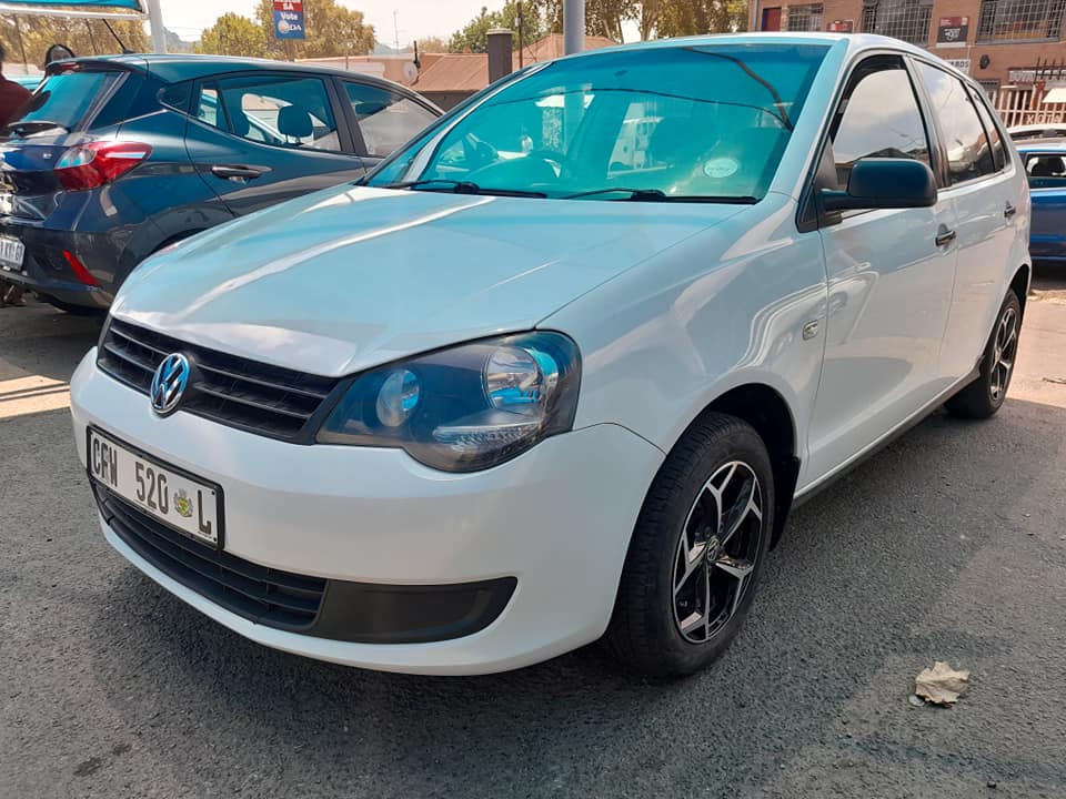 2011 VW POLO VIVO 1.4 TREADLINE MANUAL