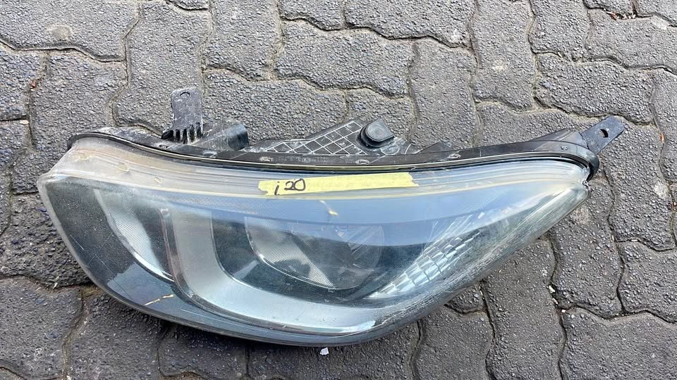 Hyundai i20 headlight - Private Seller Hyundai i20 headlight - Private Seller
