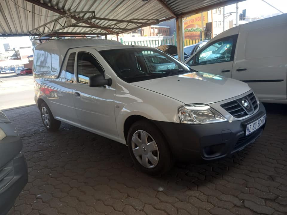 Nissan Np200 1.6 Manual with Canopy 2019 White