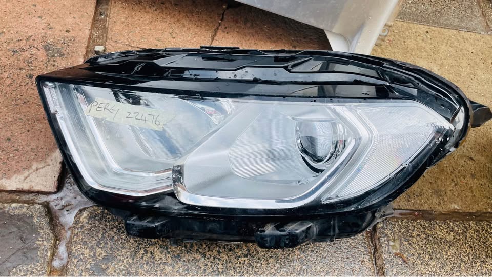 Ford EcoSport headlight - Private Seller Ford EcoSport headlight - Private Seller
