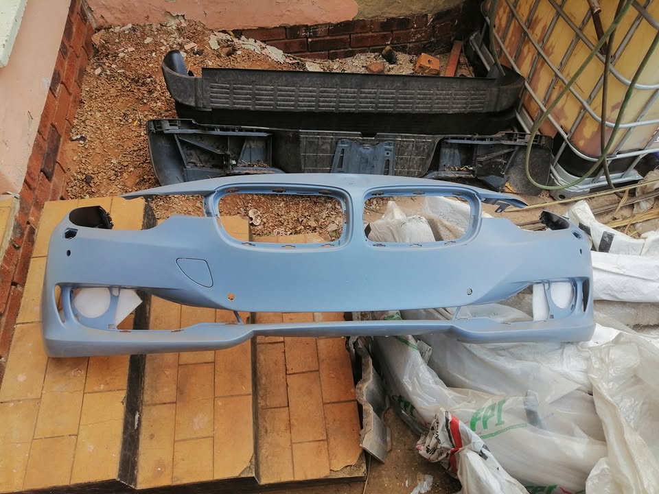 BMW F30 Front bumper - Private Seller BMW F30 Front bumper - Private Seller