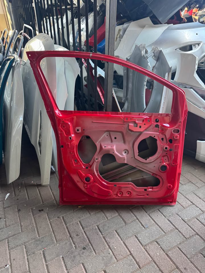 Opel Crossland Left Front Door - Private Seller Opel Crossland Left Front Door - Private Seller