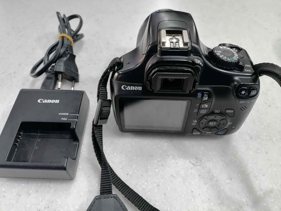 CANON EOS 1100D DIGITAL CAMERA