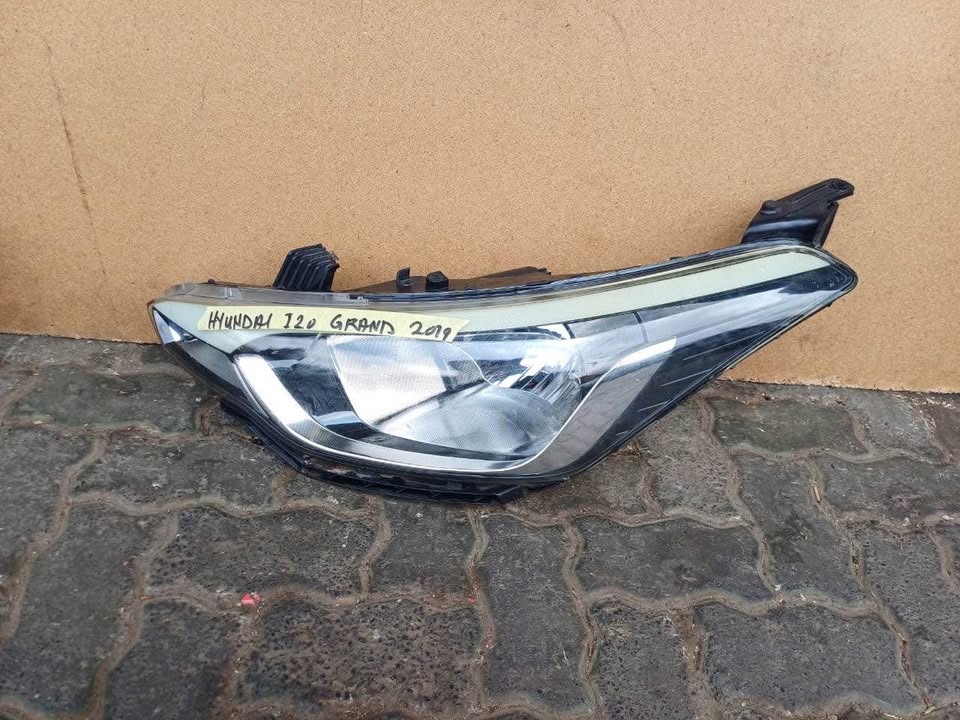 Hyundai i20 Grand headlight - Private Seller Hyundai i20 Grand headlight - Private Seller