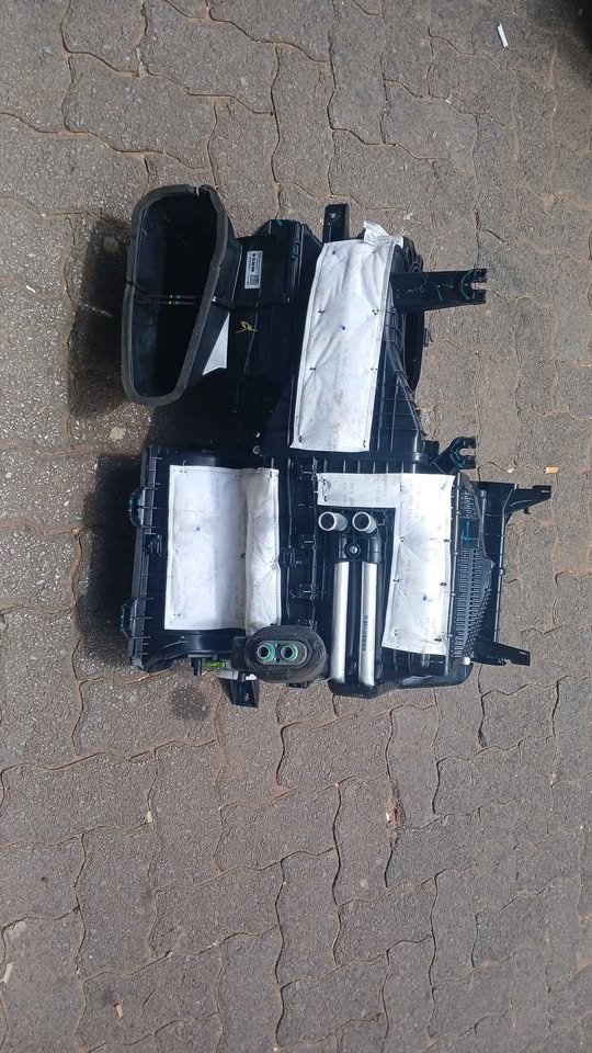 HYUNDAI i10 GRAND 2023 HEATER BOX - Private Seller HYUNDAI i10 GRAND 2023 HEATER BOX - Private Seller