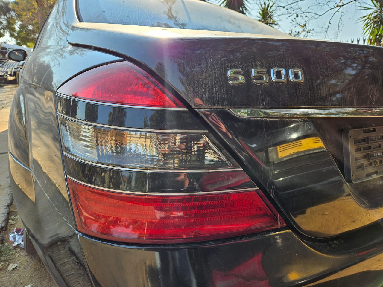 Mercedes Benz S500 W221 preface stripping used parts and spares for sale.
