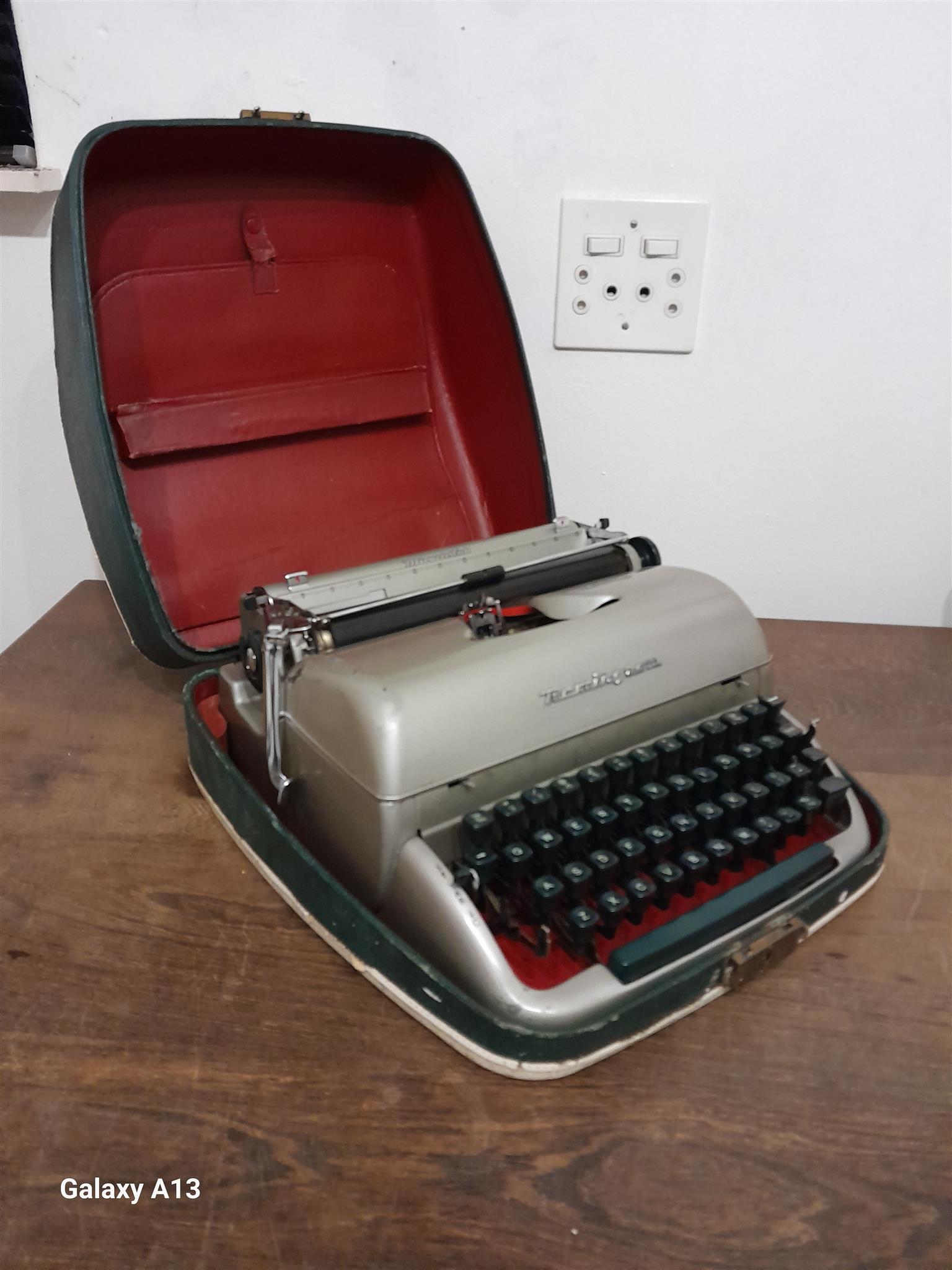 TYPEWRITER TYPEWRITER