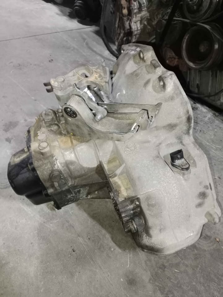 Chev Utility 1.4 Manual Gearbox closed coupling - Private Seller Chev Utility 1.4 Manual Gearbox closed coupling - Private Seller