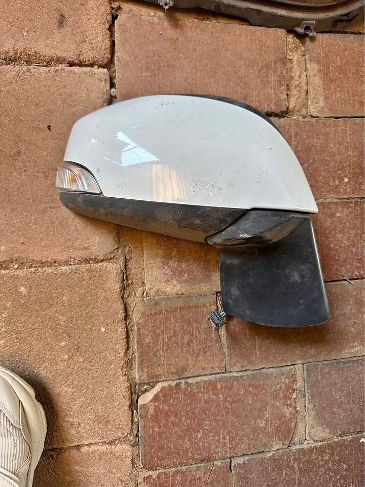 Renault scenic and Megane side mirrors - Private Seller Renault scenic and Megane side mirrors - Private Seller