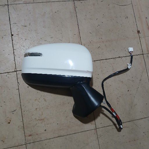 Toyota land cruiser side mirror - Private Seller