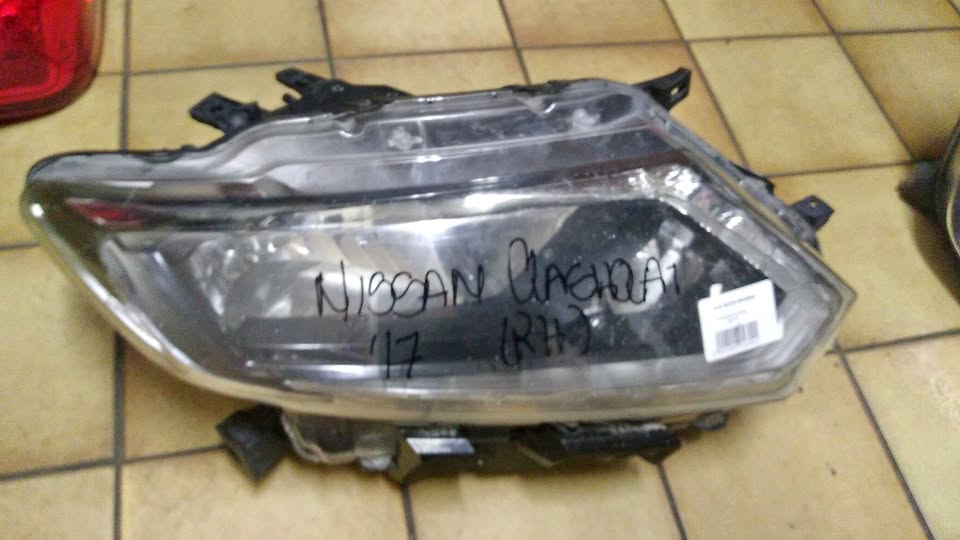 Nissan x trail Headlight Normal Rhs for Sale - Private Seller Nissan x trail Headlight Normal Rhs for Sale - Private Seller