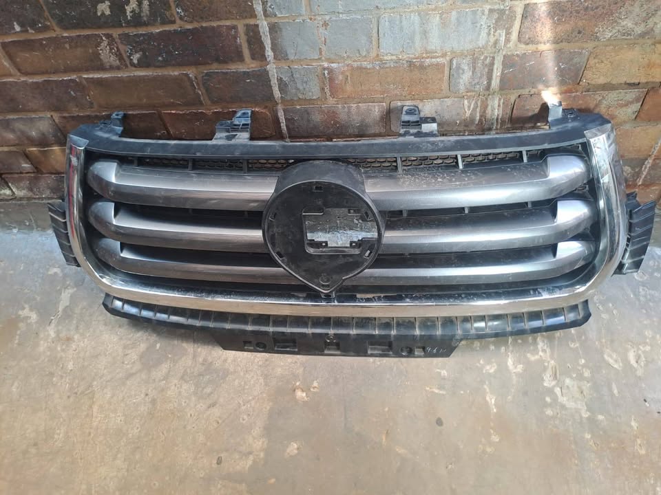 2019 - 2024 GWM STEED BAKKIE FRONT GRILLE R10 - Private Seller 2019 - 2024 GWM STEED BAKKIE FRONT GRILLE R10 - Private Seller