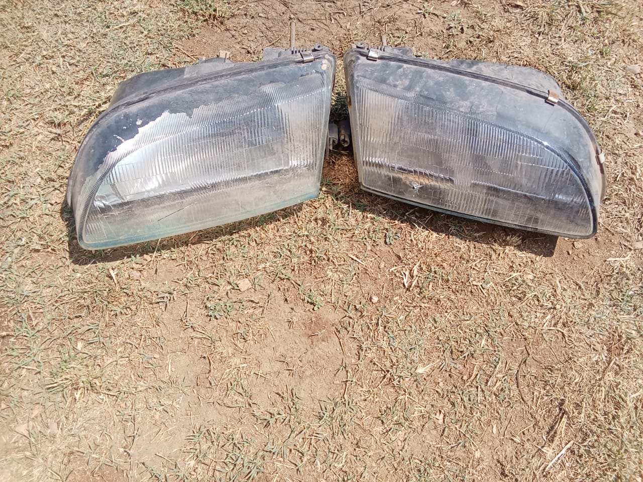 Nissan Sentra 4 head lights set R1500 - Private Seller Nissan Sentra 4 head lights set R1500 - Private Seller