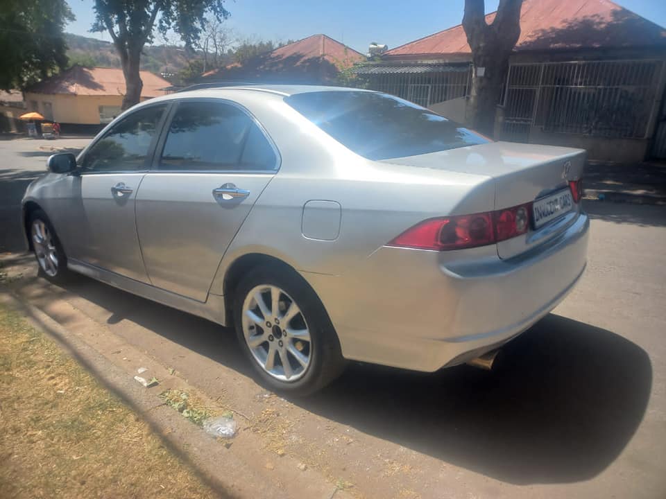 2006 HONDA ACCORD SEDAN 2.4 PETROL, AUTOMATIC, SILVER COLOR