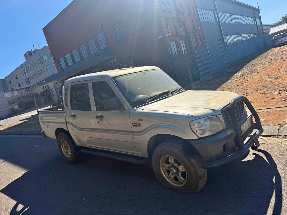 Mahindra pik up stripping for spares - Private Seller Mahindra pik up stripping for spares - Private Seller