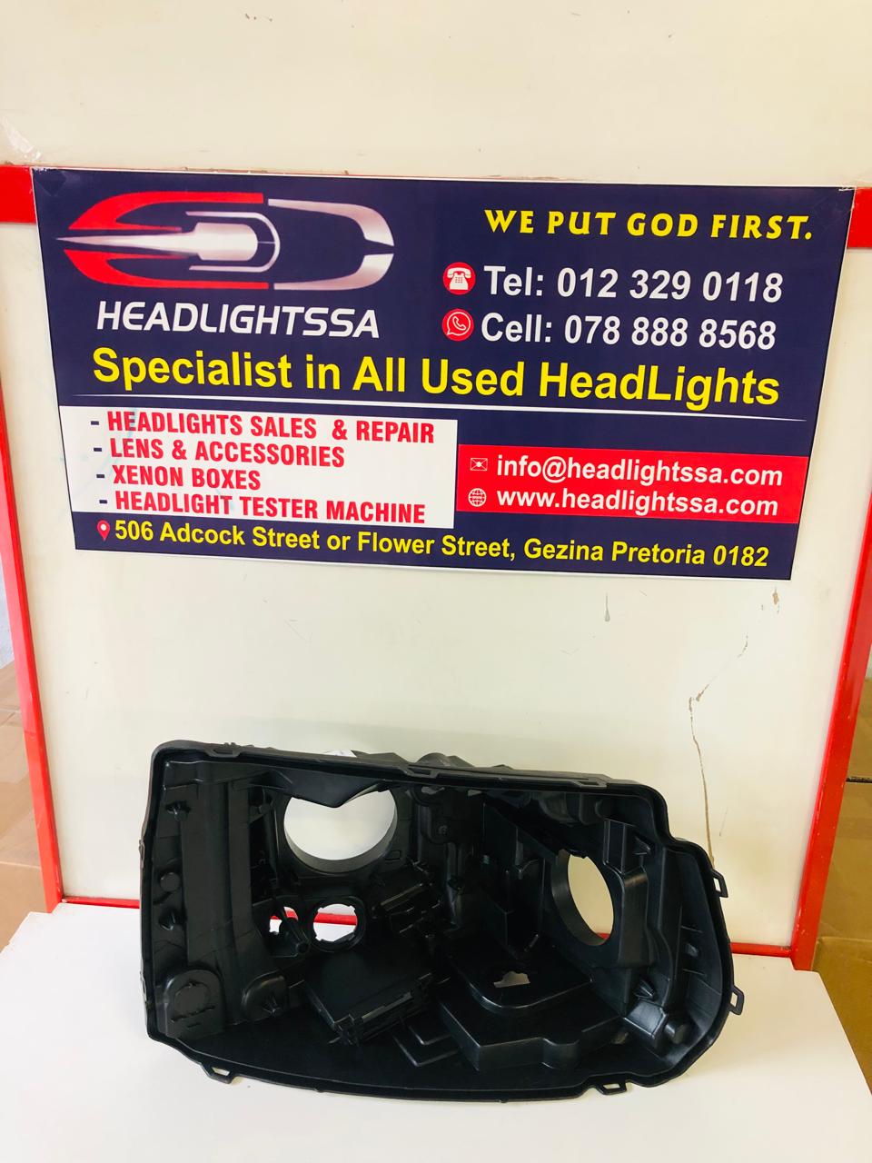 Range Rover Discovery 4 facelift right side headlight replacement housing 2 box - Private Seller Range Rover Discovery 4 facelift right side headlight replacement housing 2 box - Private Seller